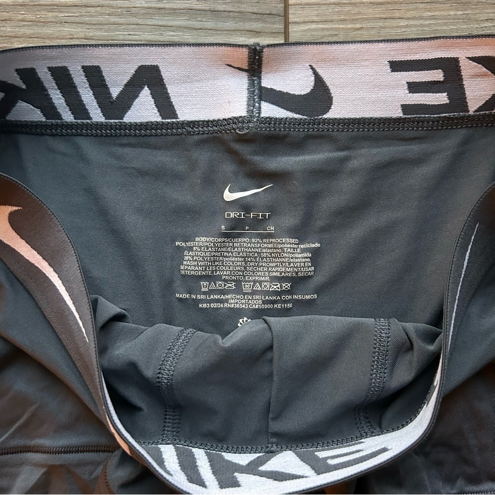 Nike | Dri-FIT Essential Micro Boxer Trunks in Grey (Small) - Picture 6 of 11